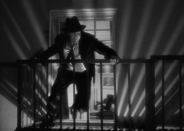 Collins makes his escape in “G-Men” (1935)