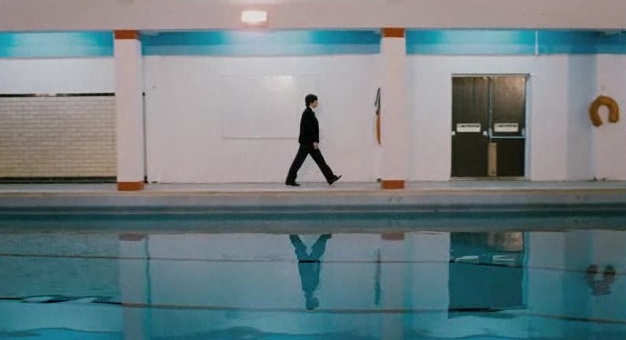 Screenshot for "Submarine" (2011)